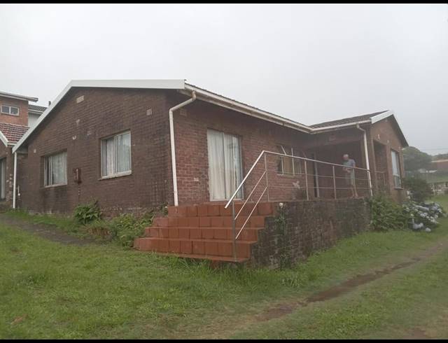 7 BEDROOM HOUSE FOR SALE IN TREASURE BEACH